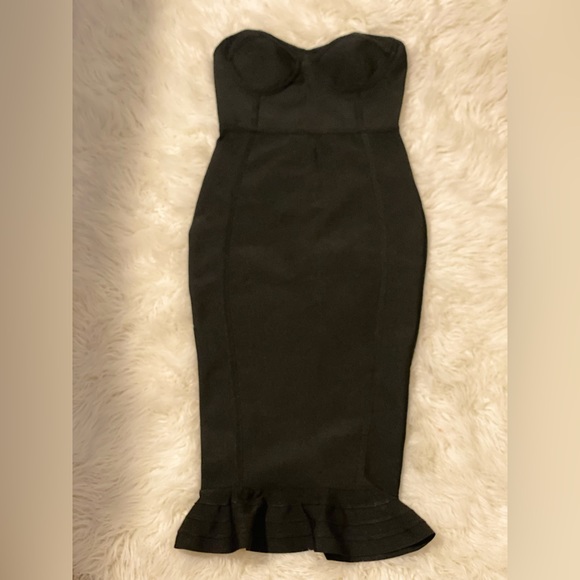 Beautiful strapless black dress - Picture 3 of 3